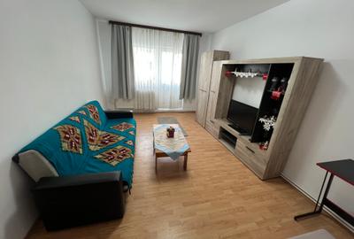 INCHIRIEZ apartament 3 camere ,zona Vasile Aaron - 3