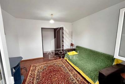 Apartament cu 2 camere,decomandat, centrala proprie, Plavat 2 - 2