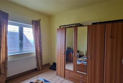 Resita Casa la Pret de Apartament,Parter, Etj 1 si Pod, Zona Muncitoresc - 8