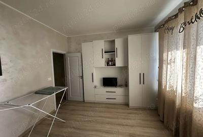 Gradina proprie. Decomandat. La asfalt. - 2