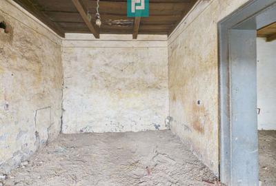 Casă modestă cu 3 camere de renovat în Mișca - 6