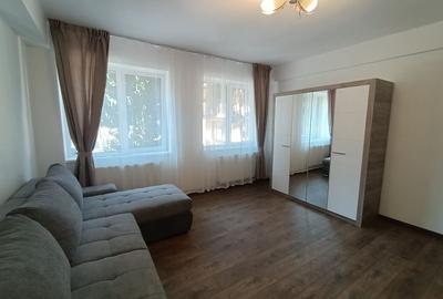 Garsonieră decomandată, mobilată în Central