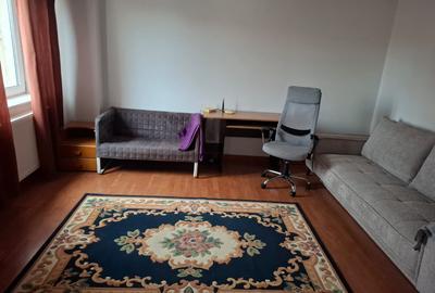 Garsoniera  spatioasa , 35 mp,centrala gaz, Dacia -  Bd Tomis-Tavola ,  350 euro - 5