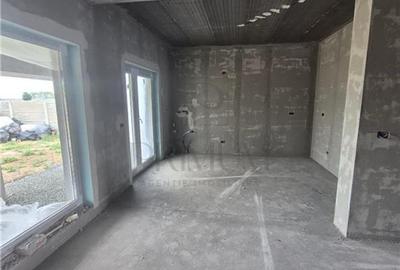 Duplex pe parter - 2 dormitoare - 2 bai - zona in dezvoltare - 7