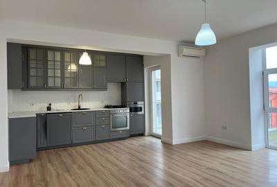 Apartament cu 3 camere decomandat în Exterior Vest