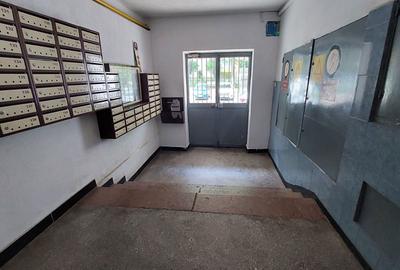 TITAN, apartament 2 camere decomandat, et.3, metrou 1 Decembrie - 18