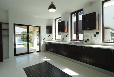 Vila individuala cu 5 camere, piscina exterioara si gradina amenajata - 6