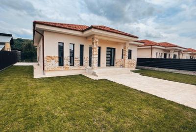Casa / vila Stefanesti , "La Cheie'' , finisaje + pozitie DEOSEBITA ! - 19