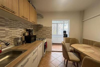 2 camere metrou  Aparatorii Patriei - bloc 1984- mobilat, utilat - 1