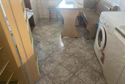 Apatament 2 camere , zona ultacentrala - Piata Moldovei , et 3 4 , decomandat , - 8