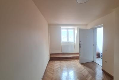 Apartament cu 3 camere în Centrul Istoric