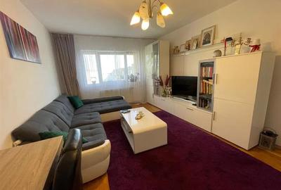 Apartament cu 3 camere semidecomandat, mobilat în Zorilor