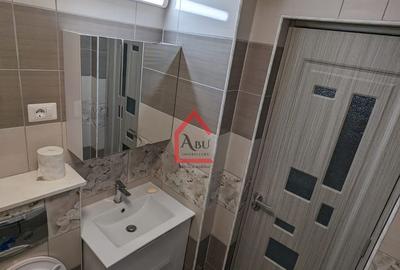 Apartament cu 3 camere, Renovat, Totul nou - 13