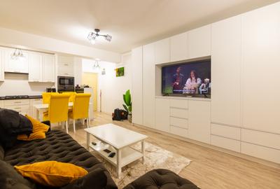 Apartament cu 2 camere decomandat, mobilat în Central