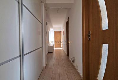Apartament 3 camere de vanzare, decomandat, Aparatorii Patriei, Sect 4 - 7