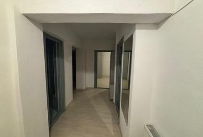 Apartament cu 4 camere decomandat, mobilat în Burdujeni