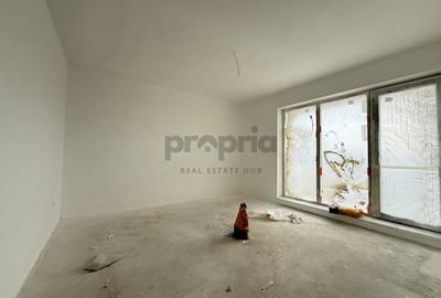 Apartament cu 3 camere decomandat în Tractorul