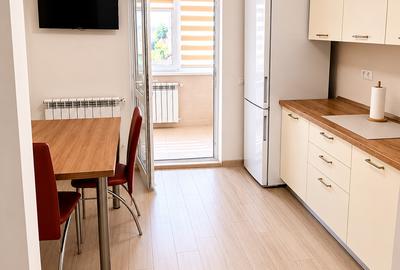 Închiriere Apartament 2 Camere Decomandat, Modern, Trocadero – Etaj 3 - 1