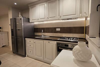 Apartament cu 3 camere decomandat, mobilat în Iancu Nicolae