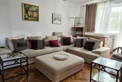 Apartament cu 2 camere decomandat, mobilat în Central