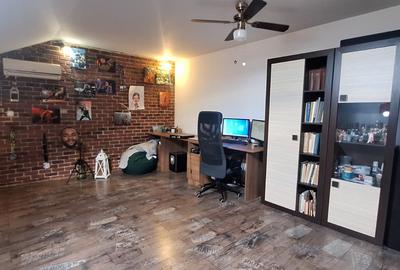 Apartament cu pod amenajat, complet mobilat, pe Strada Florilor - 19