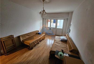 Garsoniera de vanzare, zona Mall Vitan - 1