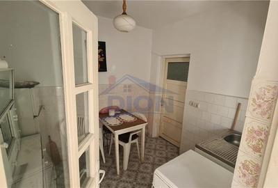 In Calarasi  - Central -Casa si teren  pe strada Grivita - 6