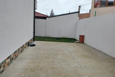 Vila P+1+M - 4 camere - zona Bratianu/Lidl - 375.000 euro (Cod E11) - 4