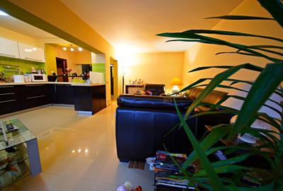 Apartament cu 3 camere decomandat, mobilat în Berceni