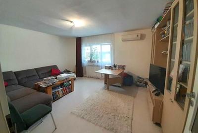 Vanzare Apartament 2 Camere intre Mall Vitan si Nerva Traian - 1