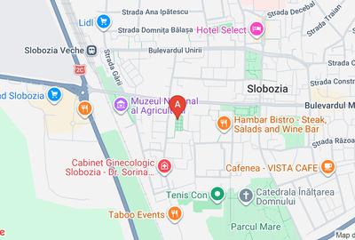 Apartament spațios cu 3 camere de vânzare în Ansamblul Peco - 1