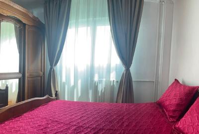 Proprietar, inchiriez apartament 3 camere, Bdul. Tineretului - 5