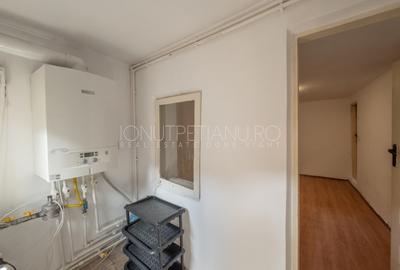 OPORTUNITATE! Casa la pret de garsoniera - 23 August - 6