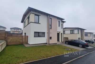 Casă individuală cu 4 camere în Dezmir