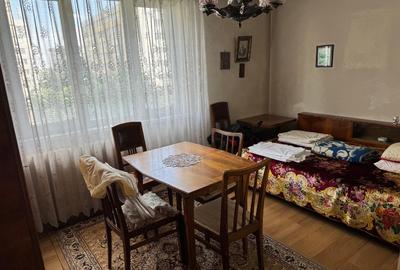 Se vinde un apartament de 3 camere in zona Obor, pe strada Masina de Paine - 12