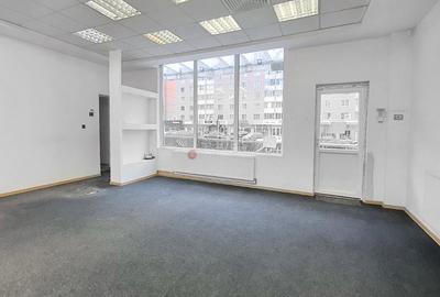 Spatiu comercial cu vizbilitate mare - 1