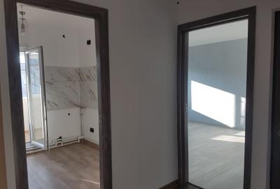 Apartament doua camere, decomandat, etaj 4, cu sarpanta, renovat modern, stradal - 17