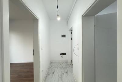 Asfalt. Spatiu pod. Balcon mare. - 9