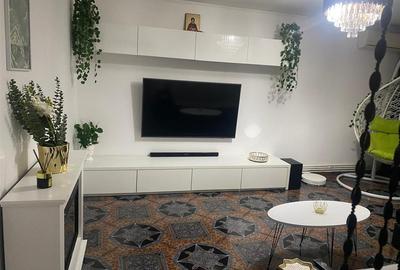 Apartament cu 3 camere semidecomandat în Central