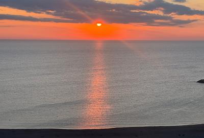 Vând apartament 3 camere vedere la mare - 1