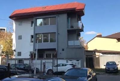 Casă individuală cu 15 camere în Calea Călărașilor