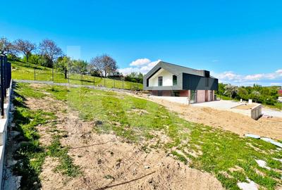 Casă arhitectură modernă cu panoramă spre Munții Făgăraș și Cetatea Cisnădioara - 16