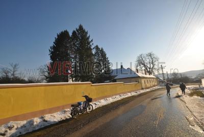 Spațiu comercial, de 1,345 mp, în Conop