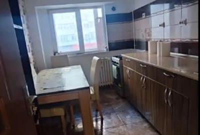 Apartament cu 3 camere semidecomandat, mobilat în Obor