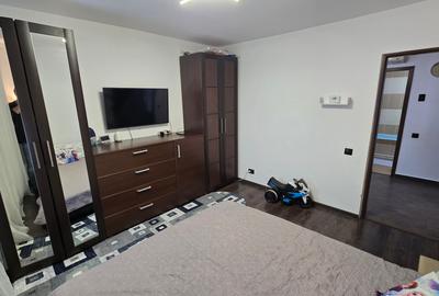 Berceni/Giurgiului/Ap Două camere decomandat, Centrala termica,renovat,totul nou - 12