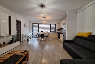 Apartament cu 2 camere semidecomandat, mobilat în Florești
