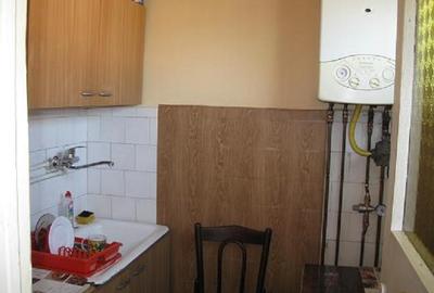 Vânzare garsoniera in cartierul Marasti,   etajul 1,  în zona F.S.E.G.A - 4