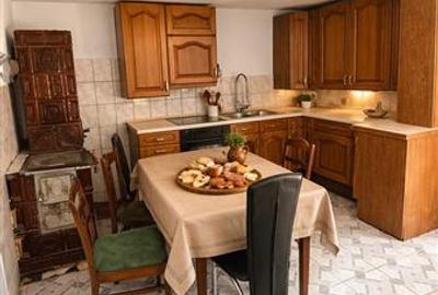 Farmecul unei case sasesti,1.500mp domeniu propriu,fantana,Persani,Brasov - 3