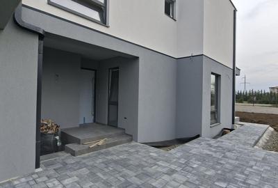 Duplex cu 5 camere si teren de 372mp - 2