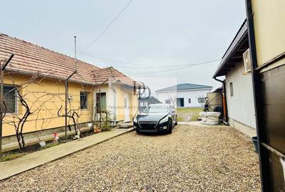 Vanzare 3 case | Teren 1400 mp | Garaj auto + Anexe - 1